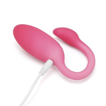 Masażer Magic Flamingo Max w trakcie ładowania przez kabel USB Masażer Magic Flamingo Max w trakcie ładowania przez kabel USB