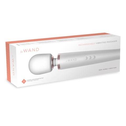 Le Wand Rechargeable Vibrating Massager White z eleganckim etui podróżnym i luksusowym opakowaniem